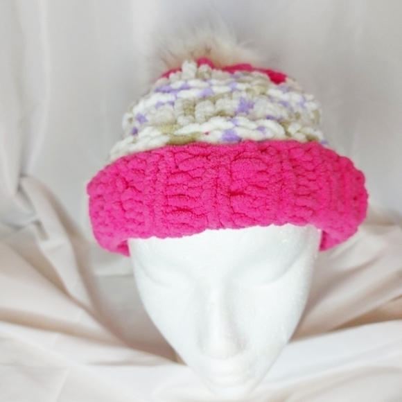 Handmade Chunky Beanie Hat Faux Pom Pom - Picture 4 of 4